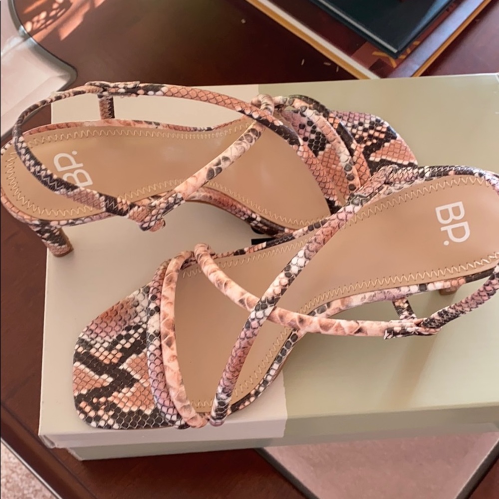 New BP snakelike summer shoes